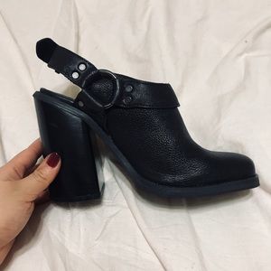 (Ecoté) Black moto heels